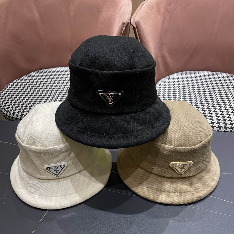Prada hat 012404